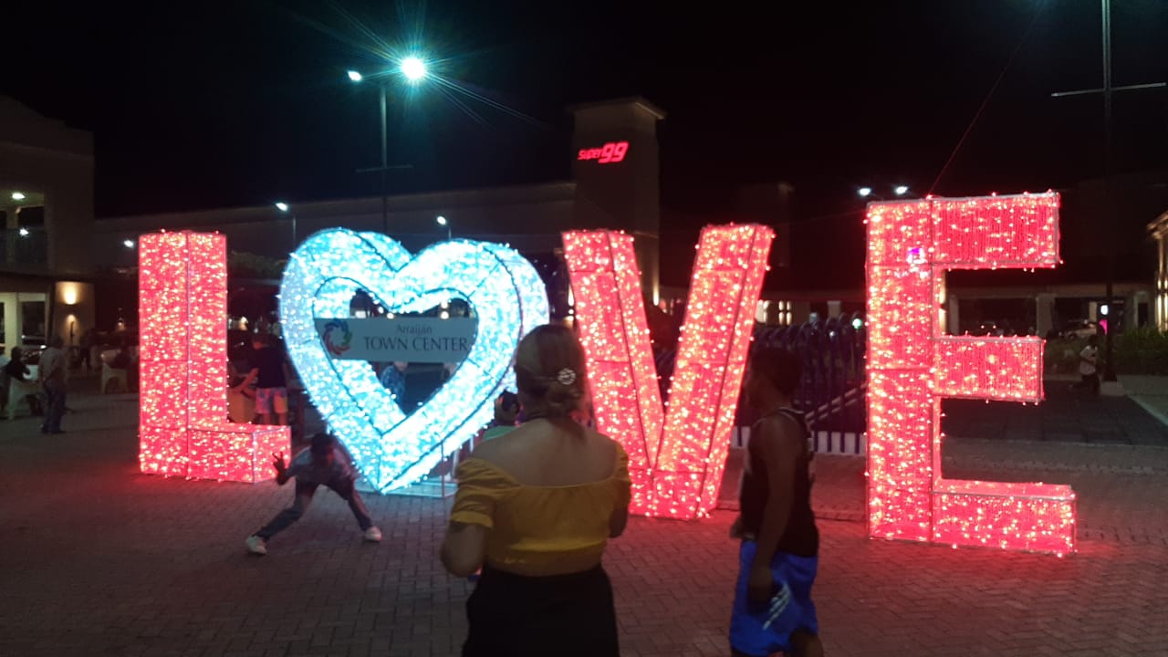 Celebra el mes del Amor y la Amistad en Arraiján Town Center 