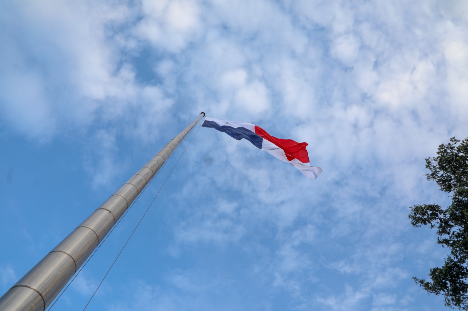 3 de noviembre: cambio de bandera en Cerro Ancón y compromiso con la naturaleza