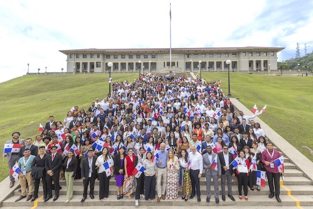 150 jóvenes panameños culminan la 6ta edición del LLAC con orgullo nacional y compromiso social