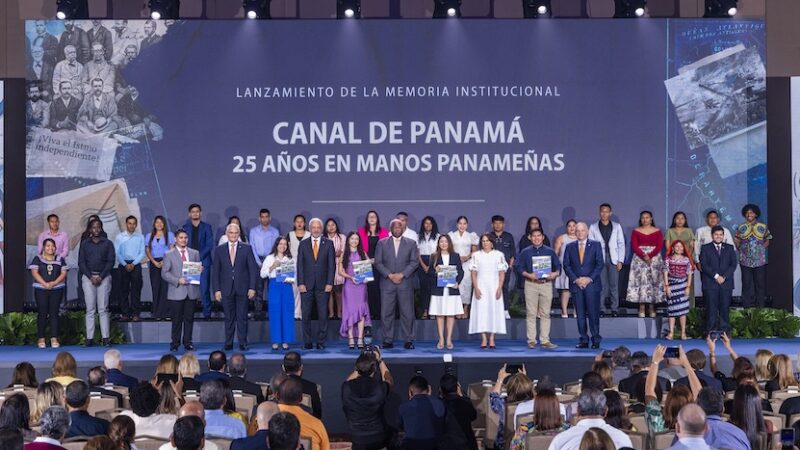 Canal de Panamá presenta 25 años de gestión panameña en una obra para la historia