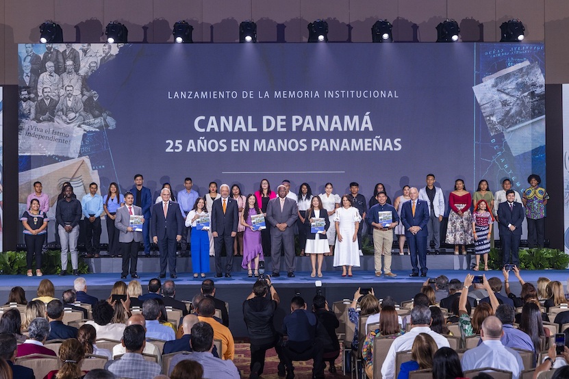 Canal de Panamá presenta 25 años de gestión panameña en una obra para la historia