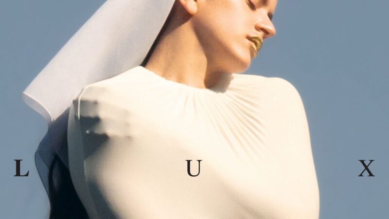 ROSALÍAANUNCIA SU NUEVO ÁLBUMe ilumina España para develarloLUX ESTARÁ DISPONIBLE EL 7 DE NOVIEMBRE DE 2025